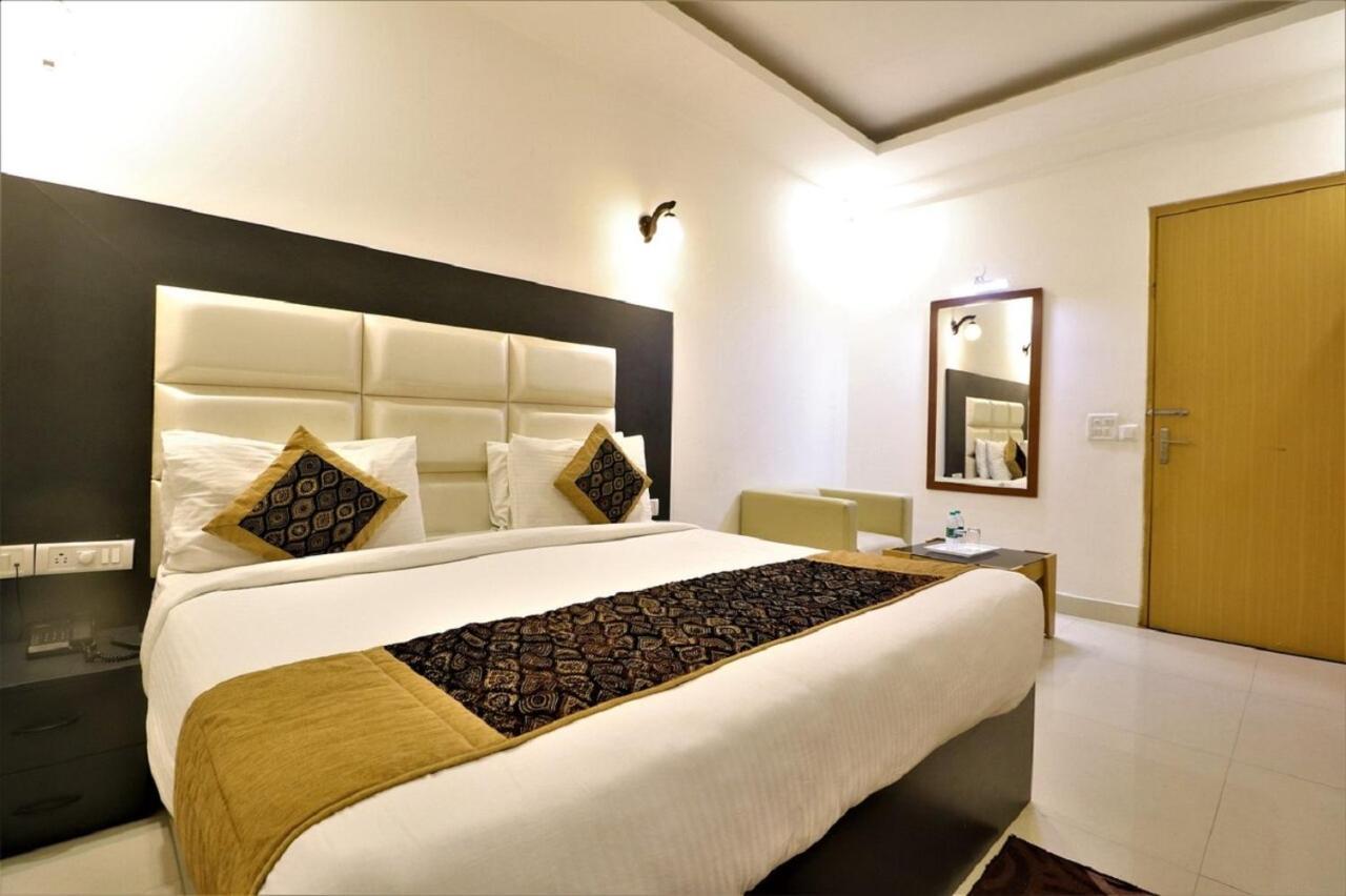 Aerocity Hotel Jindal Palace Delhi- A Well Hygiene Property"All Staff Vaccinated " نيودلهي المظهر الخارجي الصورة
