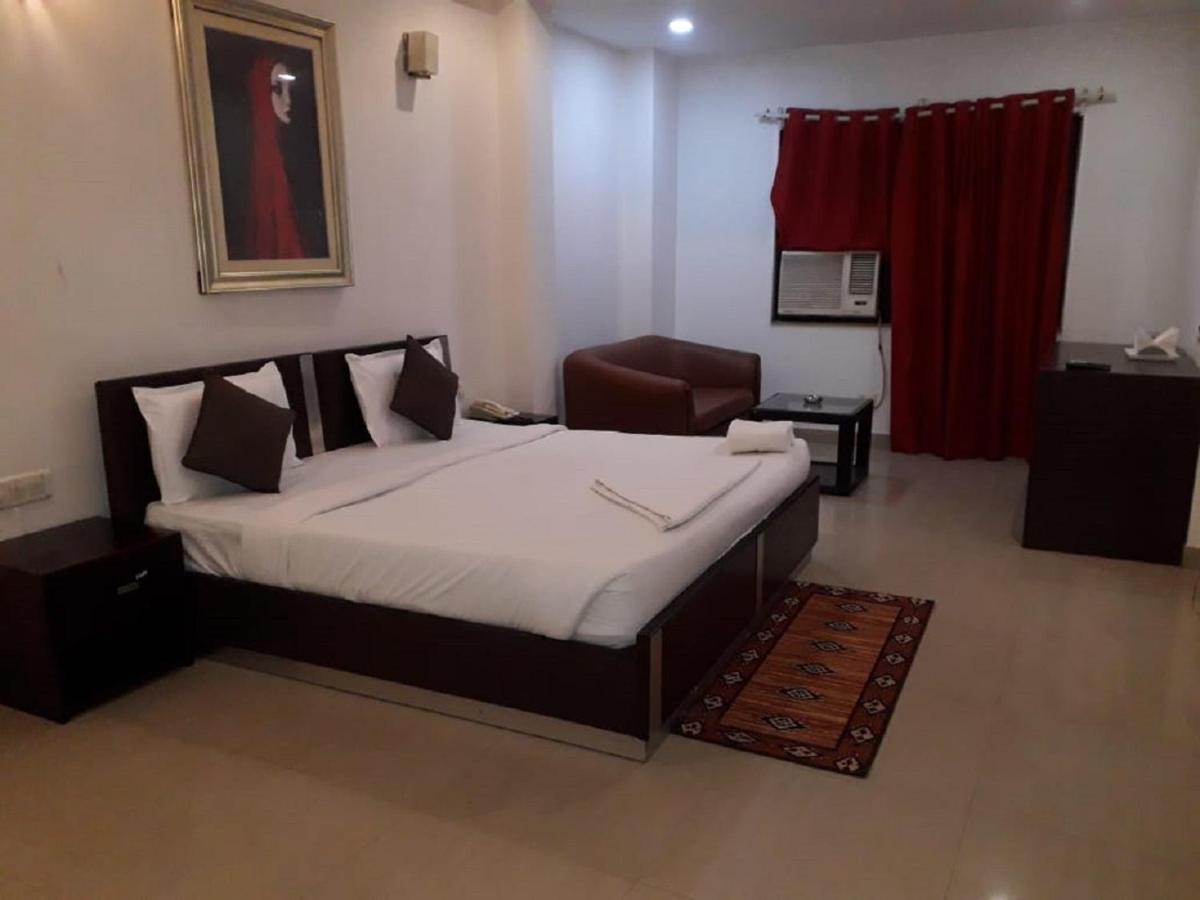 Aerocity Hotel Jindal Palace Delhi- A Well Hygiene Property"All Staff Vaccinated " نيودلهي المظهر الخارجي الصورة